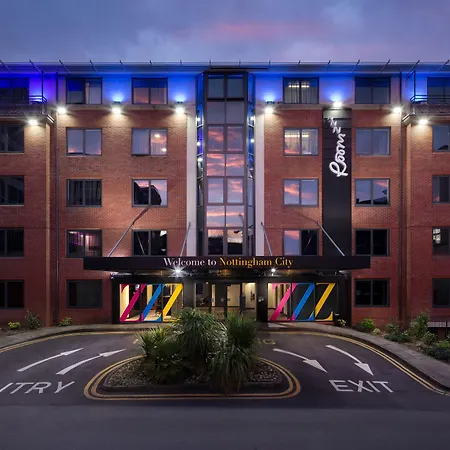 Roomzzz Nottingham City-3